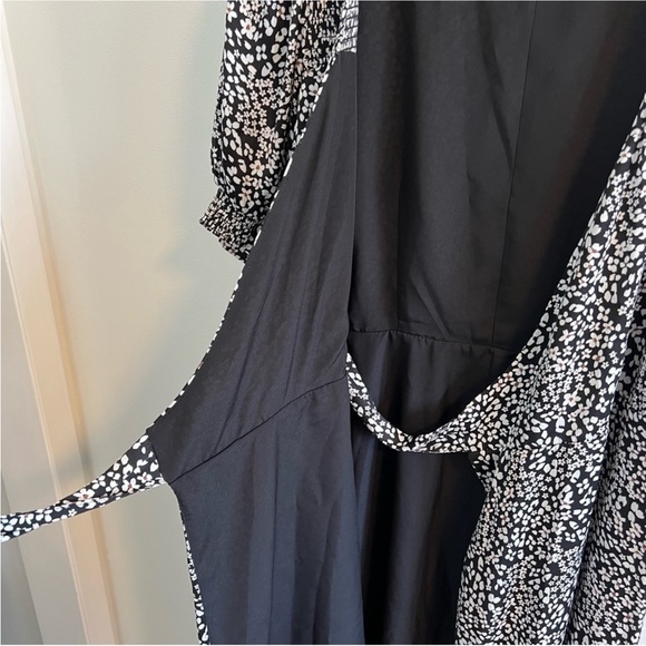 Floral wrap dress - Picture 9 of 9